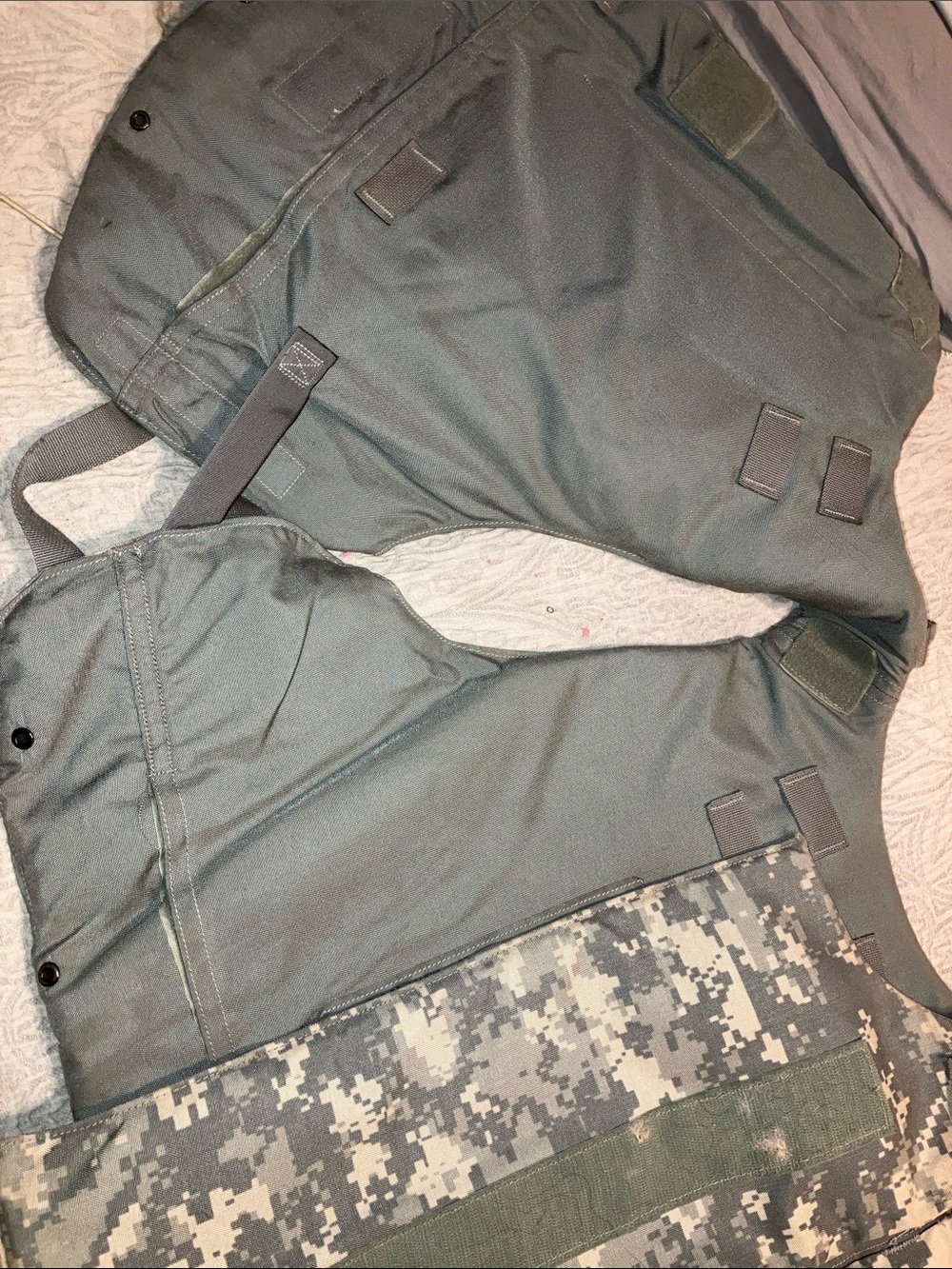 Genuine U.S. Army Interceptor Body Armor Vest - Picture 3 of 9